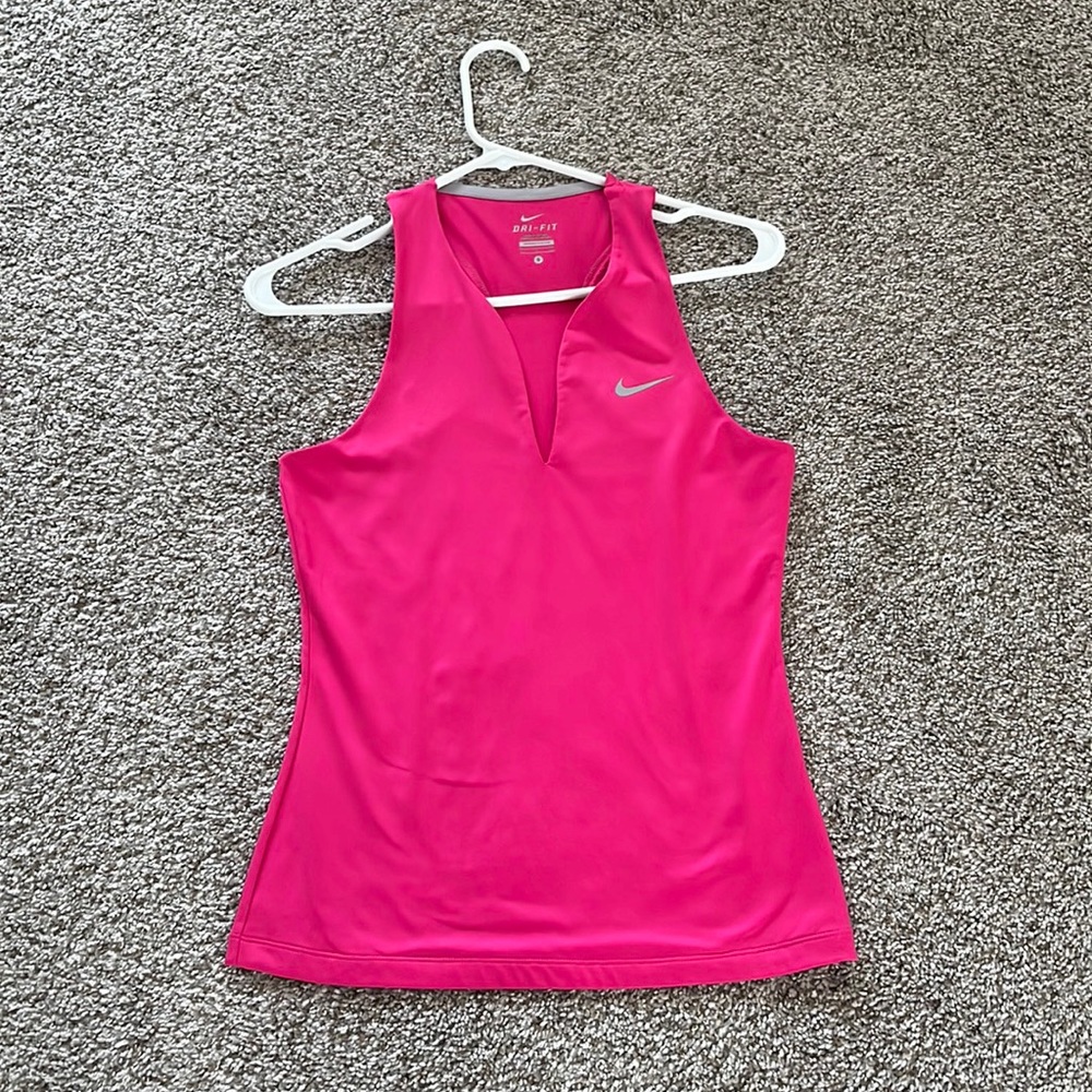 Nike tennis top like New!